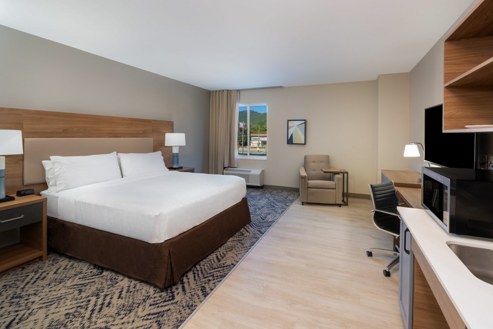 Cheapest Hotels in Asheville, North Carolina: Candlewood Suites