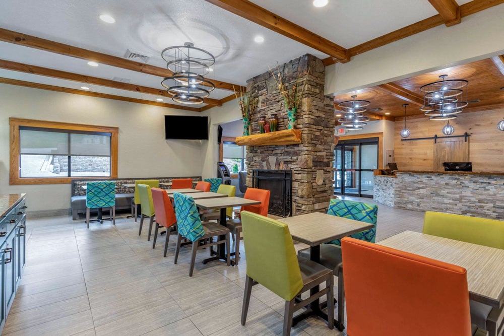 Where to Stay in Asheville, North Carolina: Brookstone Lodge