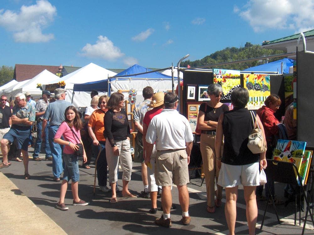 Best Craft Markets and Festivals Asheville: Art in Autum