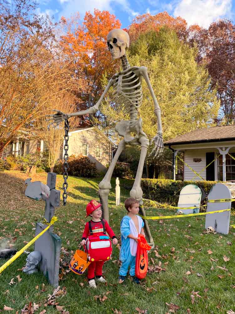 Fun Places to Trick or Treat in Asheville: Vermont Ave Halloween 