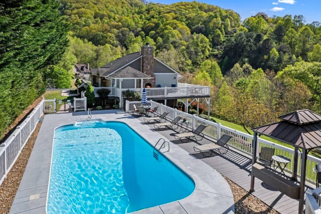 Asheville Airbnbs Vacation Homes: House That Has It All