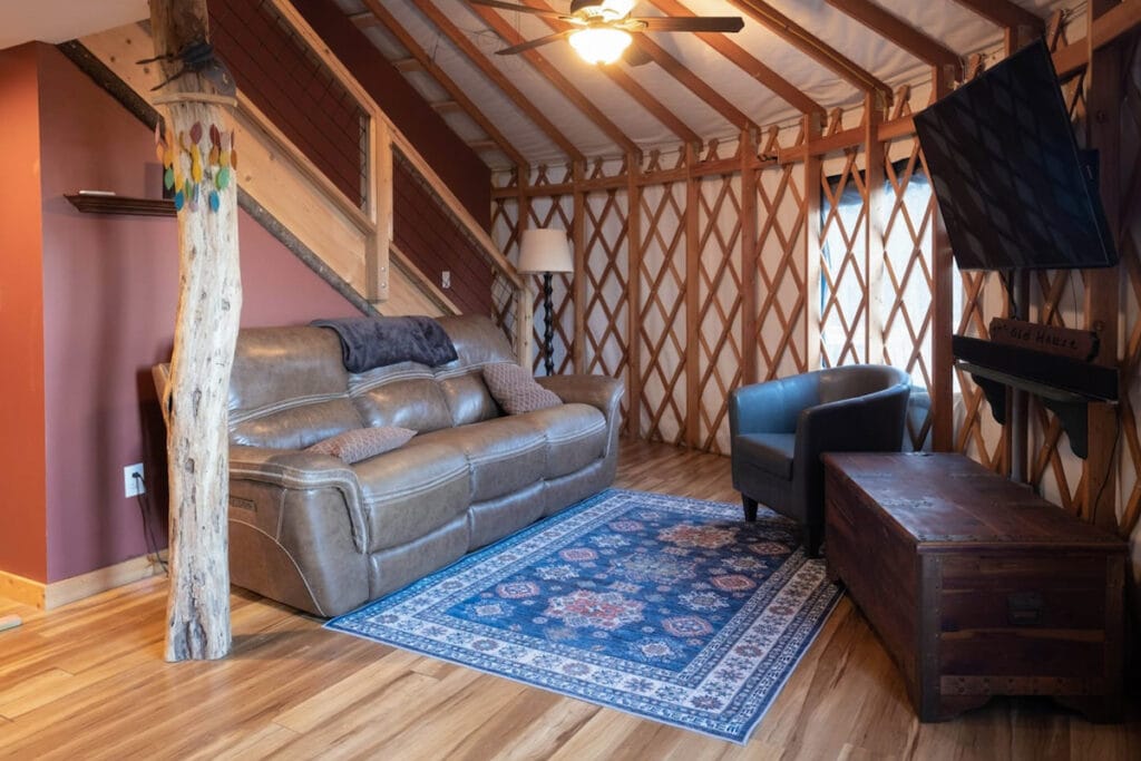 Top Airbnbs in Asheville, North Carolina: Bennets Yurt
