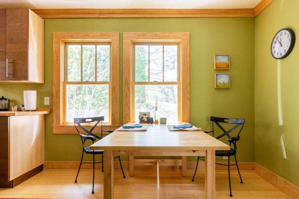 Top Airbnbs in Asheville, North Carolina: Lucky W Cottage