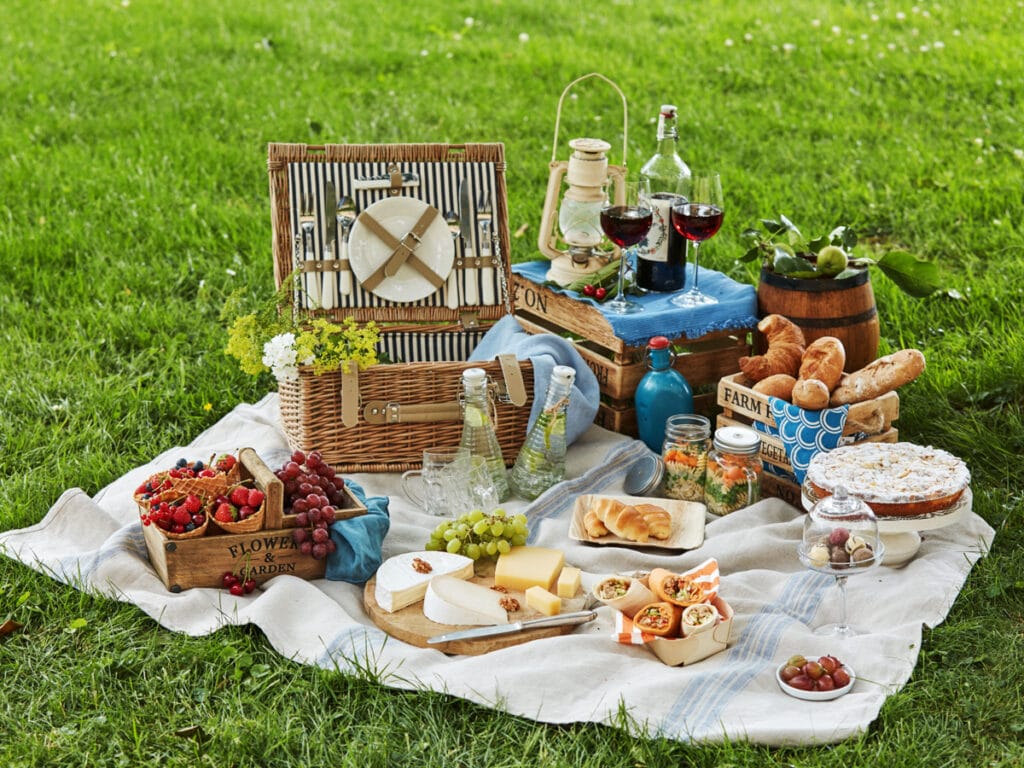 Celebrating Mothers Day in Asheville, NC: luxury picnic